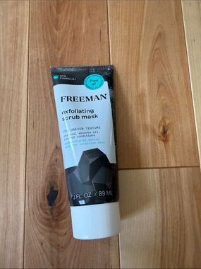 Freeman Charcoal Exfoliating Scrub Mask - Black & White